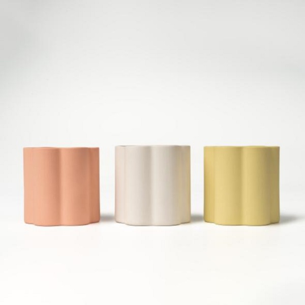 Hledáte minimalistické vlnité keramické svícny? Mohla by být tato neutrální hromadná sada vaší ideální velkoobchodní volbou?