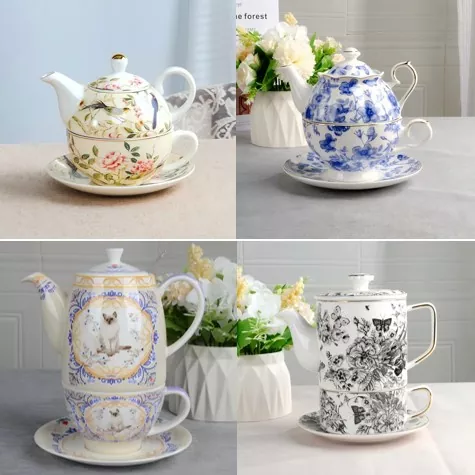 Okouzlený porcelánový šálek set s konvičkou
